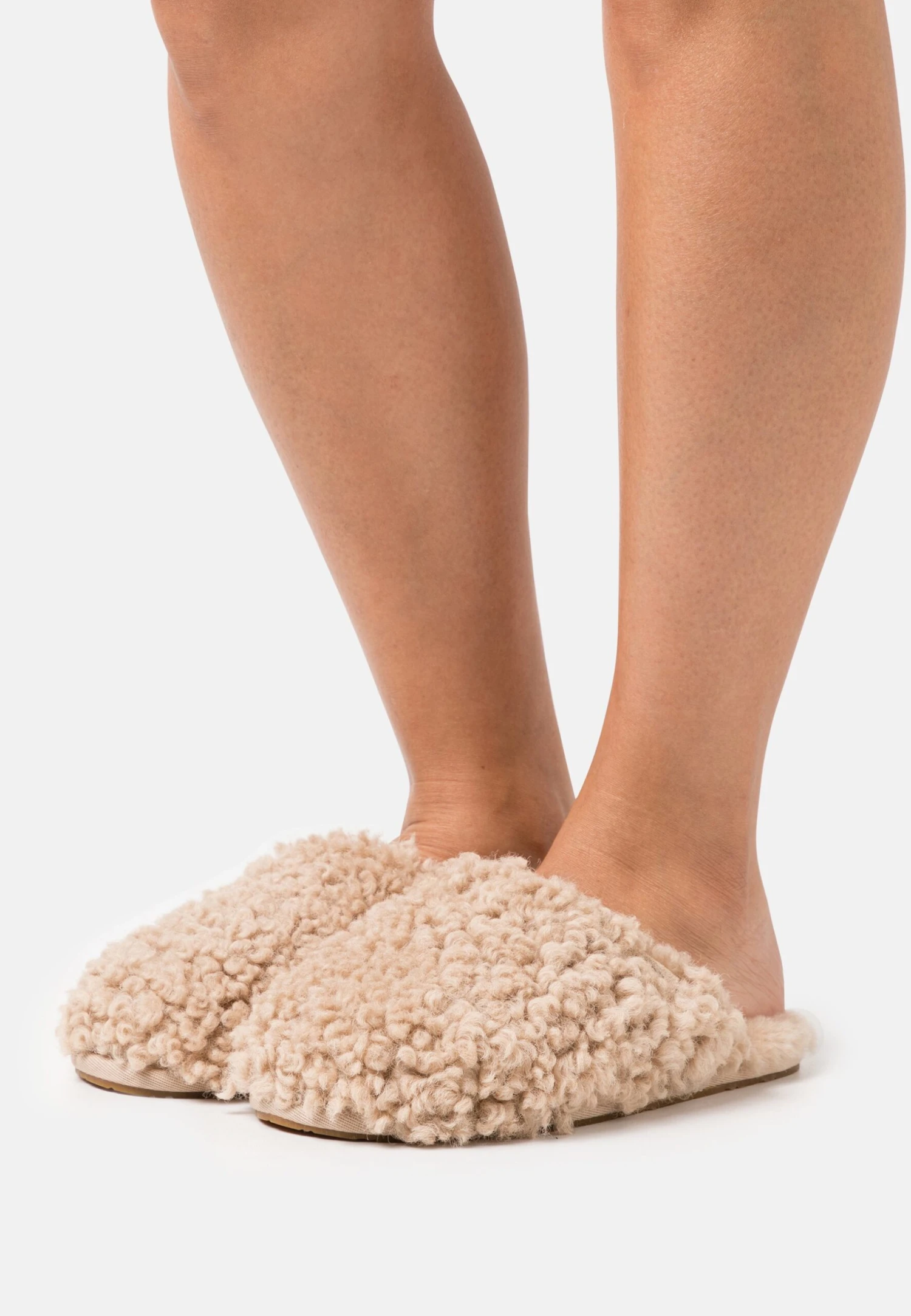 Ugg Maxi Curly Slide - Pantoffels - Sand