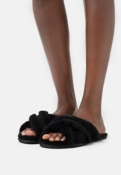 Ugg Scuffita - Muiltjes - Black